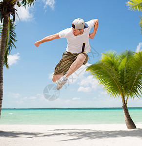 舞蹈,暑假假期男舞者空中跳跃图片