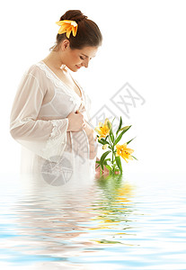 美丽的孕妇,睡黄花菜图片