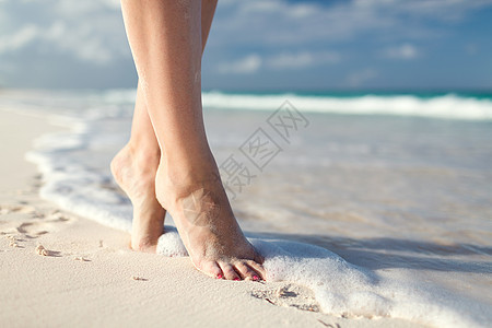 夏天,海滩,休闲身体部分的特写女人的腿海边图片