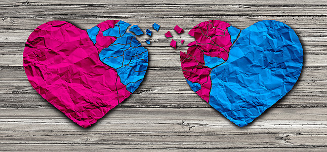 浪漫关系的两颗心,由破碎的纸风化的木头上制成,浪漫依恋情感交流的象征图片