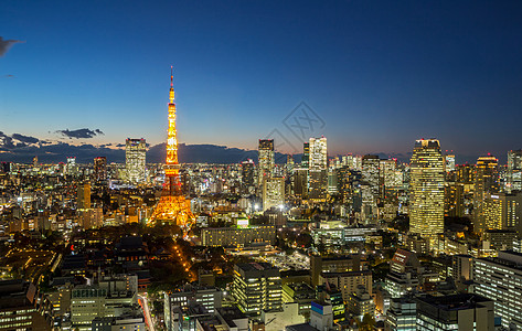 东京夜景鸟瞰东京塔城市景观日落黄昏日本背景