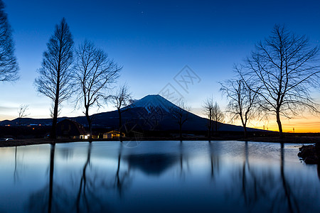 富士山与恒星银河日出前图片