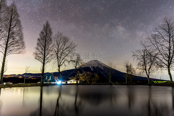 富士山与恒星银河日出前图片