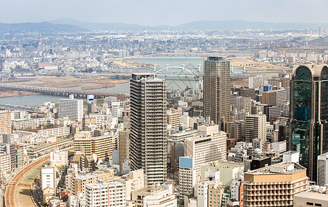 日本大阪天际线建筑城市景观的鸟瞰图图片