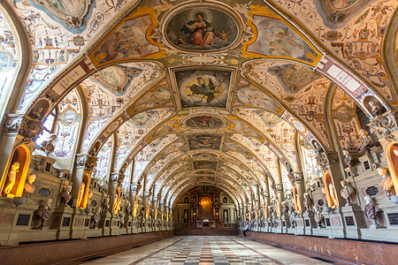 教堂拱门德国慕尼黑7月31日20157月31日德国慕尼黑的慕尼黑住宅中的古董馆内部住所巴伐利亚君主的前皇宫背景