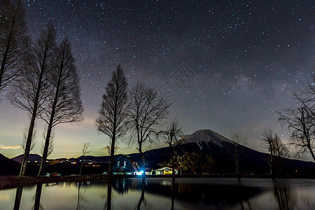 富士山与恒星银河日出前图片