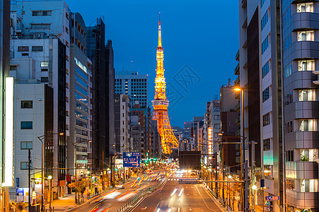 日本黄昏的东京塔图片