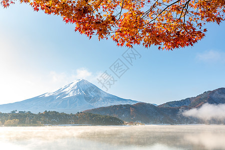 mt富士秋季KawaguchikoKawaguchi湖与雪日本图片