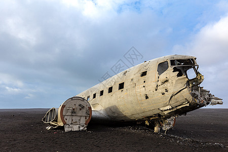 架美国用飞机冰岛南部维克附近的Solheimasandur海滩上被遗弃的残骸图片