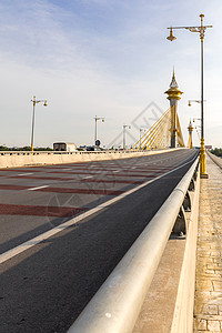 泰国非塔布里的马哈切萨达博丁德拉诺森桥图片