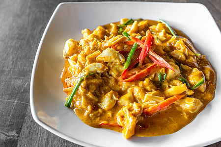 辣椒蟹肉与咖喱炒泰国风格的美食食品图片