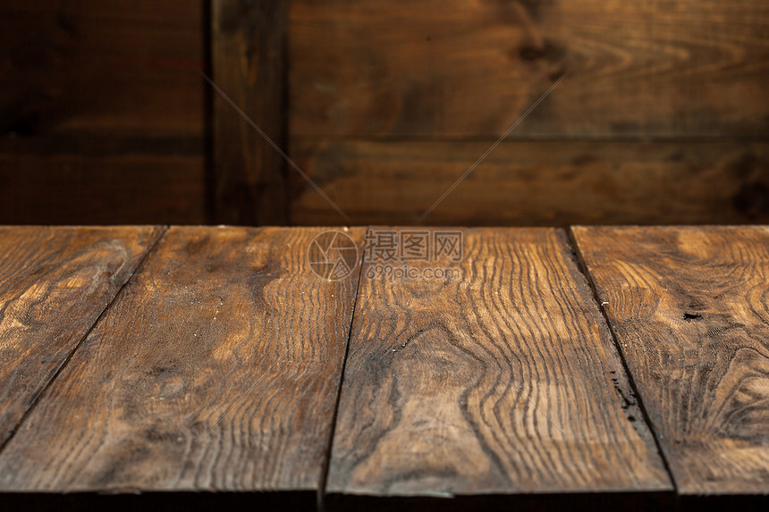 空的旧木制桌图片