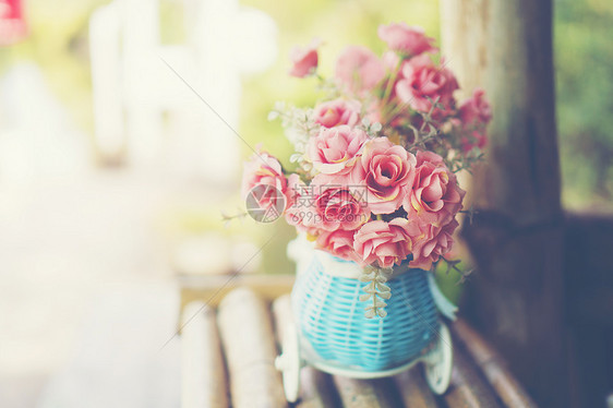 花瓶中的玫瑰花,爱的情人节图片