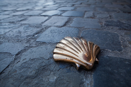 里程碑形状的外壳插入路自然光,布鲁塞尔詹姆斯塞尔布鲁塞尔图片