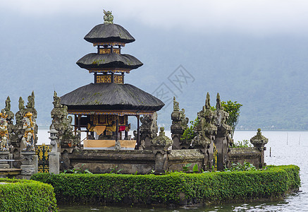 巴拉乌伦达努神庙贝拉坦湖上巴厘岛图片