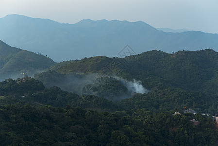 泰国公园的山,日落图片