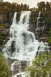 旅行,假期大自然中的美夏天的山挪威欧洲沃斯附近的tvindefossen瀑布挪威山脉的瀑布图片