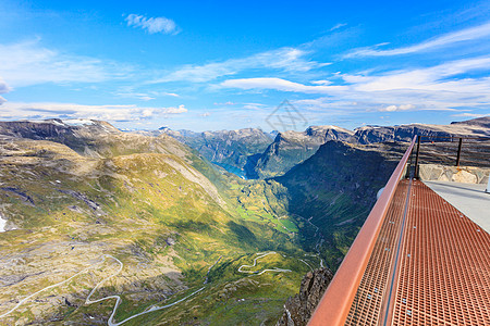 山脉景观,Geirangerfjord蜿蜒的道路,Dalsnibba观点,Geiranger天空行走平台地,挪威Geir图片