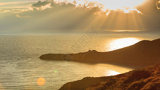 希腊海岸线清晨日出,希腊佩罗奔尼撒马尼美丽的风景自然风光日出时的希腊海岸PeloponneseMani图片