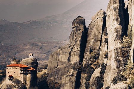位于塞萨里希腊流星岩地层中的鲁萨努巴兰修道院希腊目的地希腊尼古拉斯阿纳波萨斯陨石修道院图片