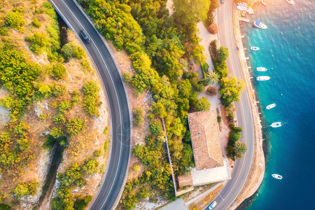 水中道路船只和游艇图片