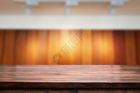 空木质表格和模糊的咖啡馆光背景产品显示模板商业演文稿图片