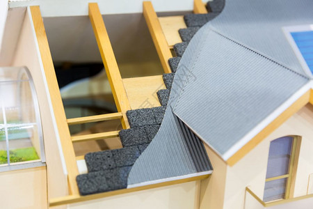 房屋模型顶隔热概念节能和省资金的材料和系统图片