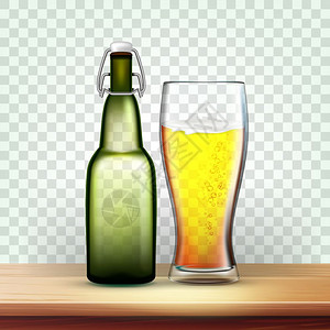 装有冷冻啤酒矢量的现实瓶和玻璃装有纸质阻塞器的模拟板用于液瓶持有者以及透明网格背景上孤立的空白标签3d插图装有冷冻啤酒矢量的现实设计图片