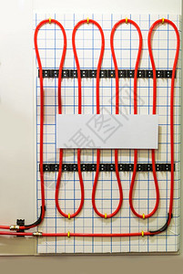 一套供暖楼面系统管道图片