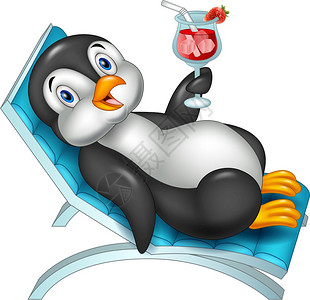 卡通企鹅坐在沙滩椅子上并举鸡尾酒图片