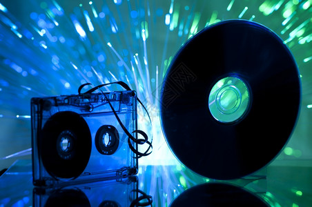 本底多彩蓝色灯光的磁带和cd图片