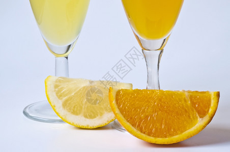 橙汁和柠檬图片