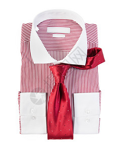 在白色背景上被孤立的红色和白条纹新衬衫高清图片