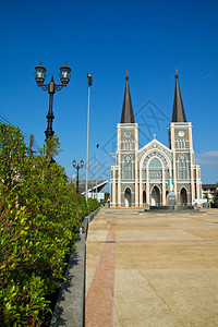 塔伊兰省Cathburi省清蓝天的主教堂图片素材