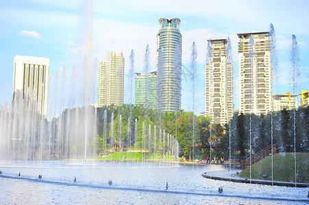 现代公园在马来西亚首都Kalompur市中心图片