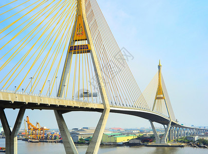 bhumiol桥又称工业环是13公里长的工业环路一部分图片