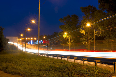 夜晚的公路图片