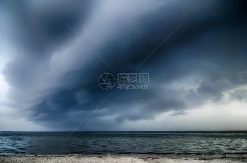 雷暴云层结构图片