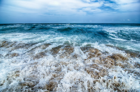 海景浪和沙滩风景图片