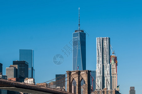 布鲁克林桥和纽约新城曼哈顿天线图片