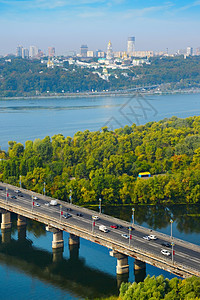 在帕顿桥和Kyivpehrsklabukine上方的视图图片