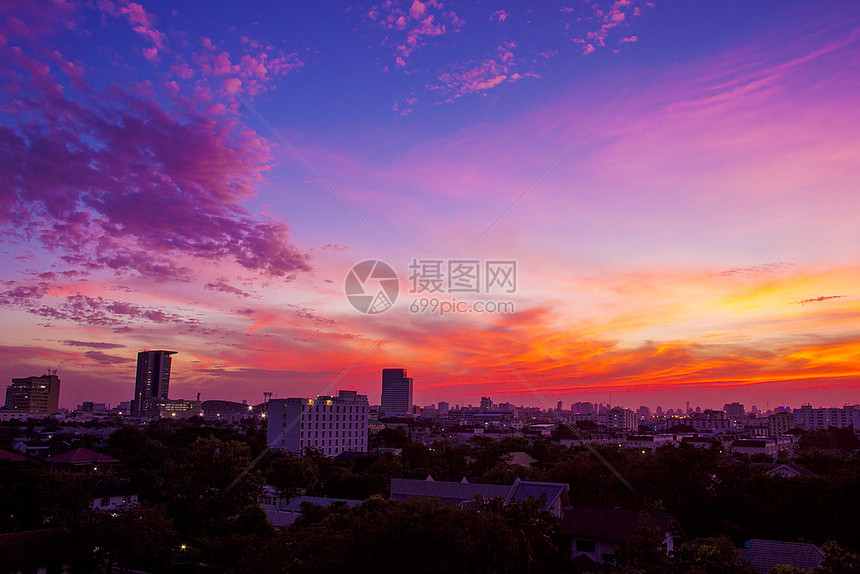 城市的黄昏云空背景图象图片