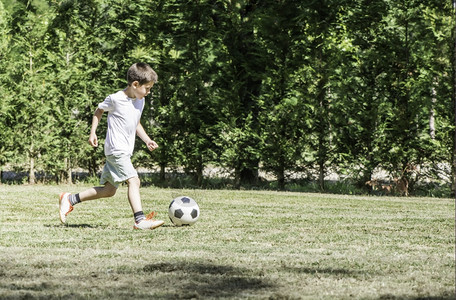 拉门斯：刚来曼联就遭遇了困难，主教练看到了然后给我时间适应