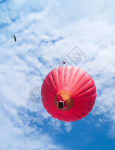 红色热气球图片