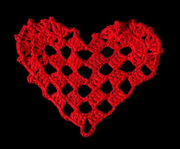 编织的红心由铁线制成黑色隔离图片