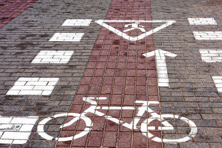 用人行道瓷砖设计自车道背景图片