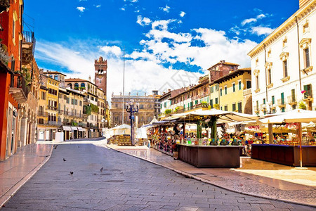 在Verona街和市场观中的Piazdelrb意大利的Vnto地区图片