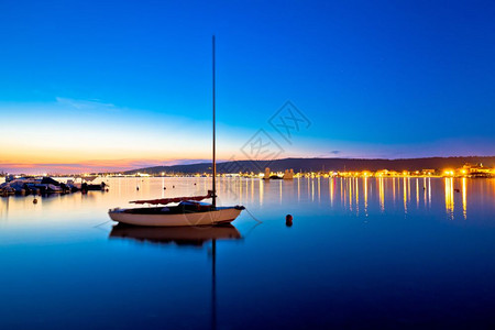 苏科桑海滨和平静边夜视croati的dlmti地区图片
