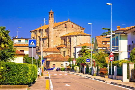 Valegiosulminco街景镇意大利的Vento地区图片