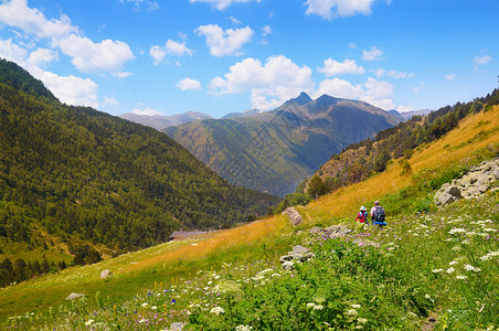 山景和观光客登之旅图片